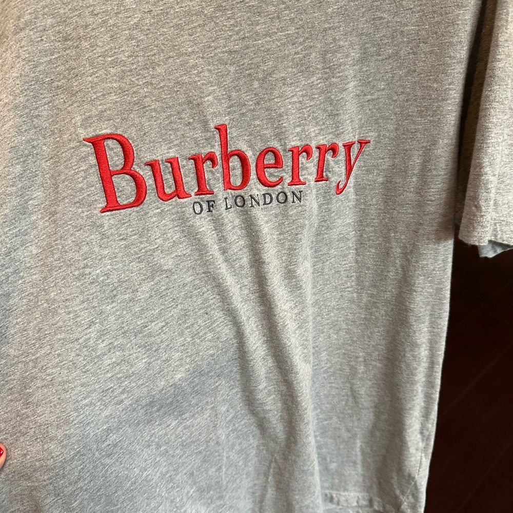 Burberry t-shirt size XS. GRAY